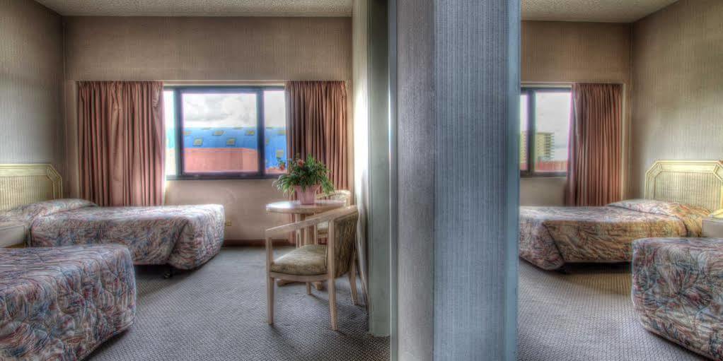 Pacific Bay Hotel Tumon Exterior photo